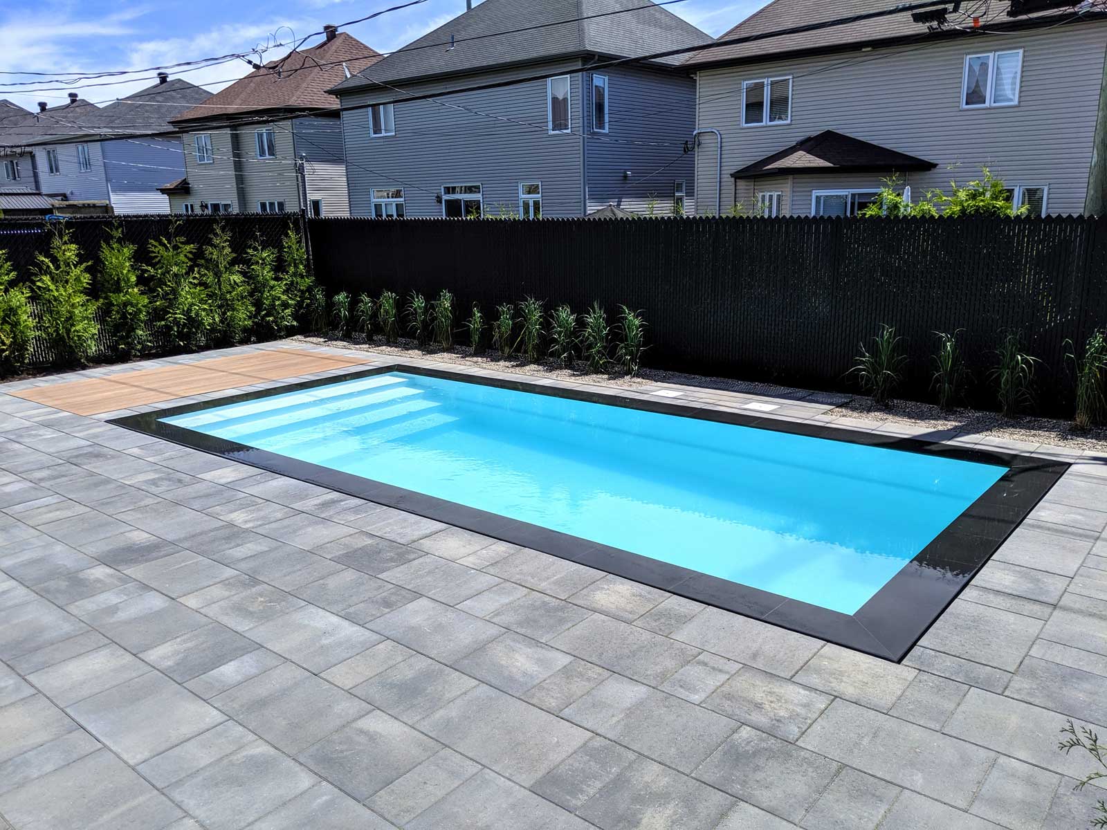 Design moderne de la piscine MOVA 11X23 S-Flow